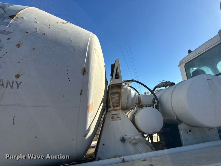 image for item DW4343 2006 International 5500i ready mix truck