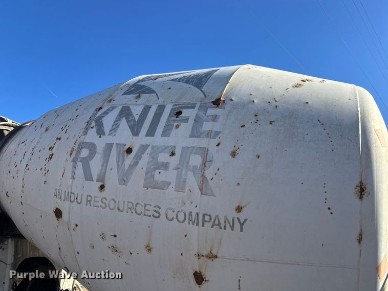 image for item DW4343 2006 International 5500i ready mix truck