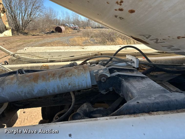 image for item DW4343 2006 International 5500i ready mix truck