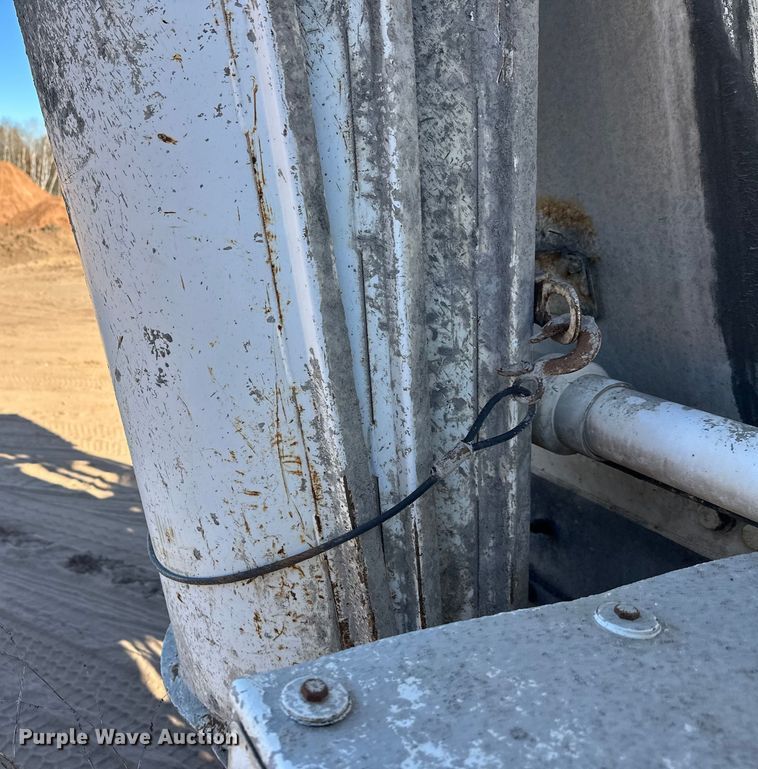 image for item DW4343 2006 International 5500i ready mix truck