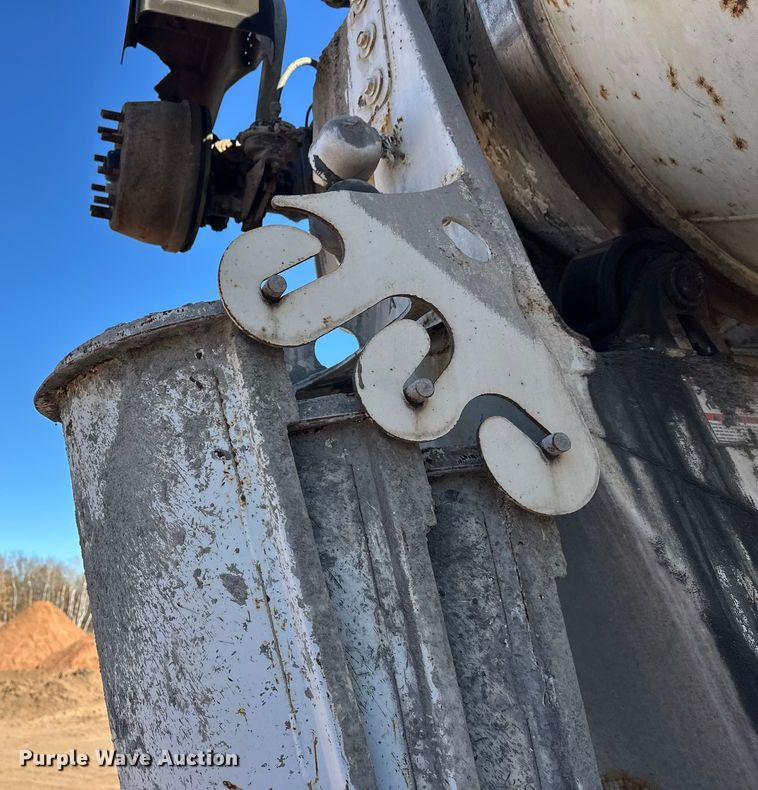 image for item DW4343 2006 International 5500i ready mix truck