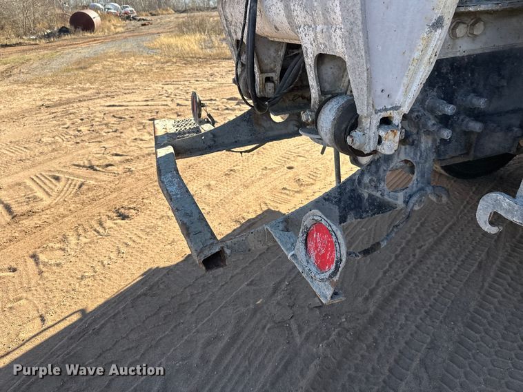 image for item DW4343 2006 International 5500i ready mix truck