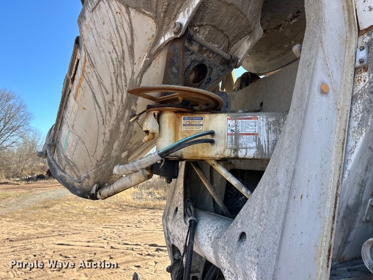 image for item DW4343 2006 International 5500i ready mix truck