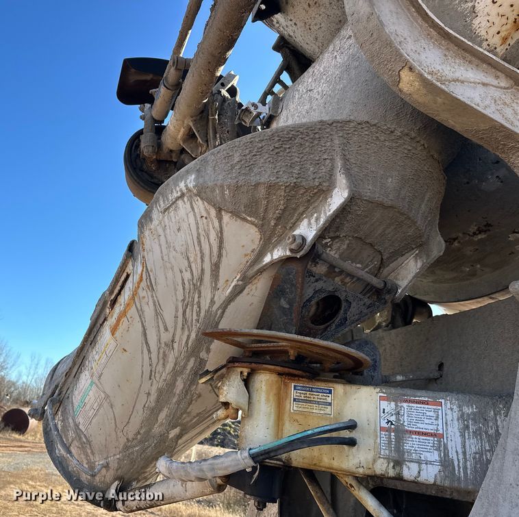 image for item DW4343 2006 International 5500i ready mix truck