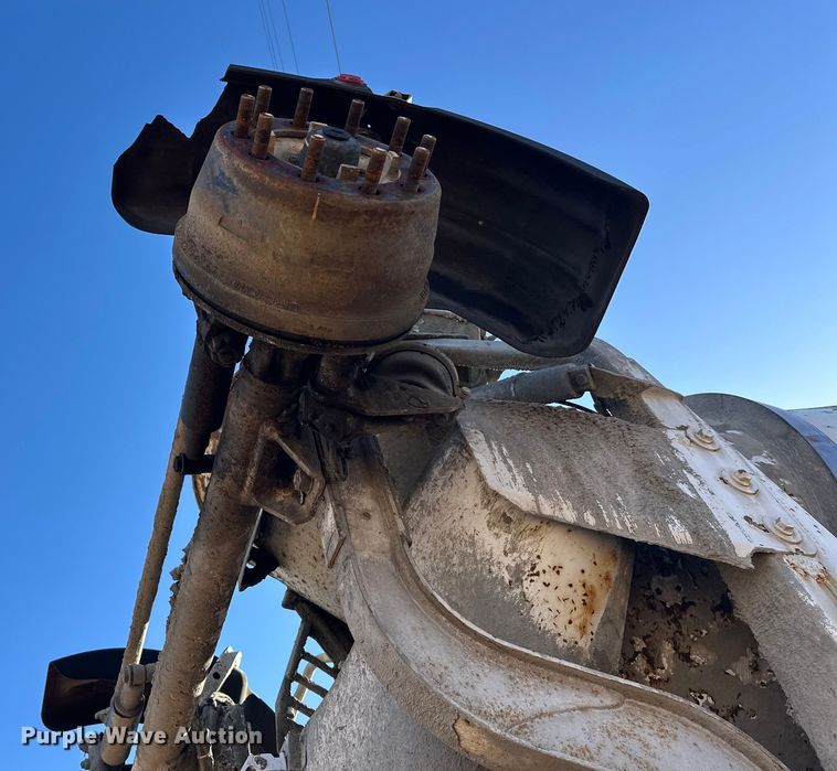 image for item DW4343 2006 International 5500i ready mix truck