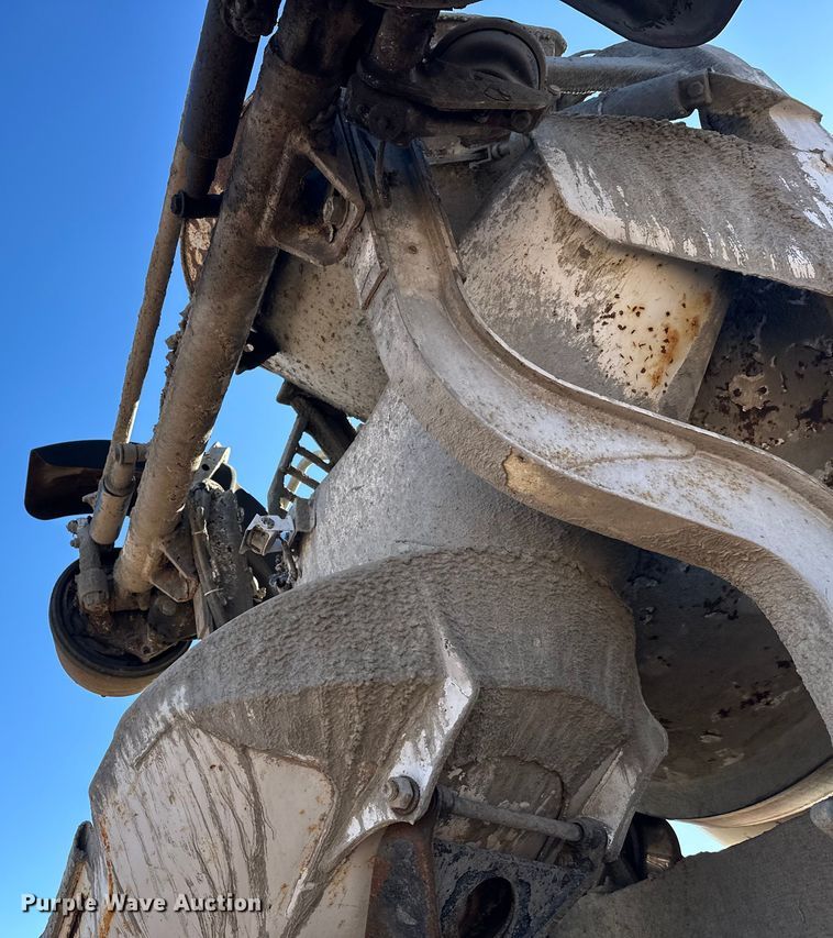 image for item DW4343 2006 International 5500i ready mix truck