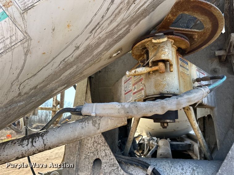 image for item DW4343 2006 International 5500i ready mix truck