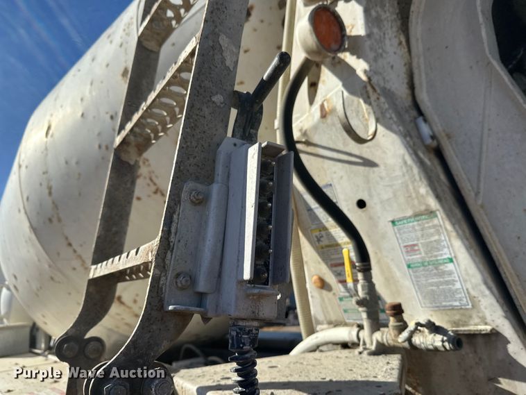 image for item DW4343 2006 International 5500i ready mix truck