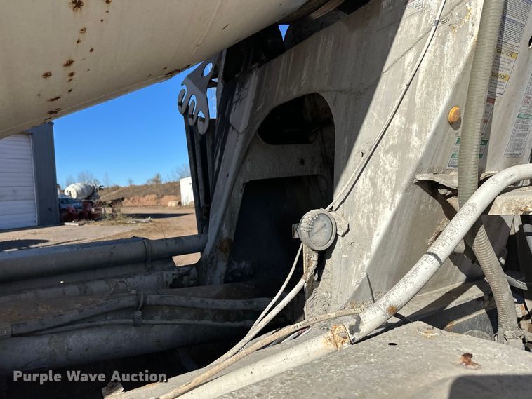 image for item DW4343 2006 International 5500i ready mix truck