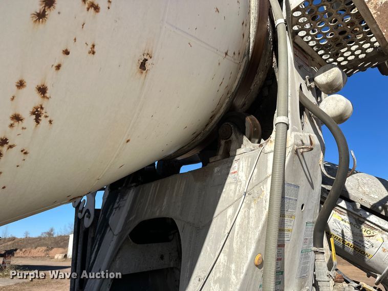 image for item DW4343 2006 International 5500i ready mix truck