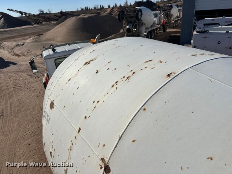 image for item DW4343 2006 International 5500i ready mix truck