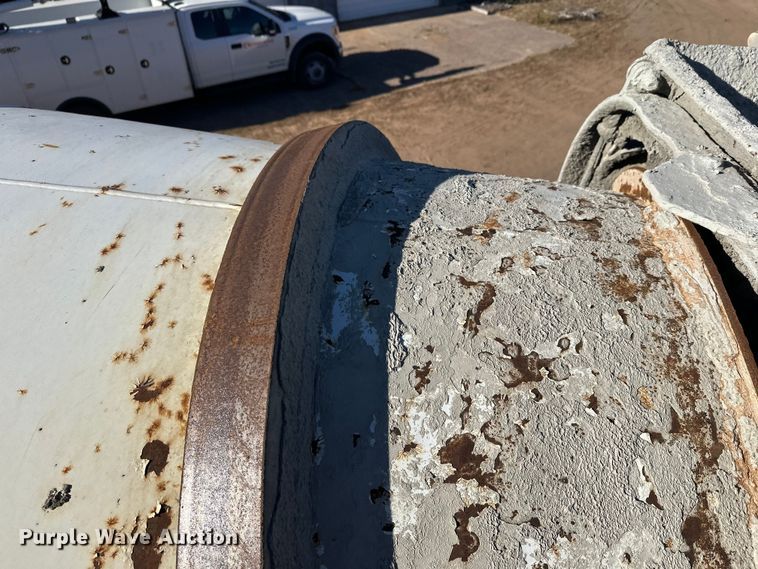 image for item DW4343 2006 International 5500i ready mix truck