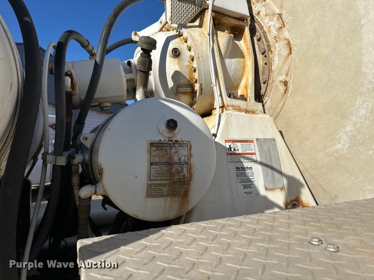 image for item DW4343 2006 International 5500i ready mix truck