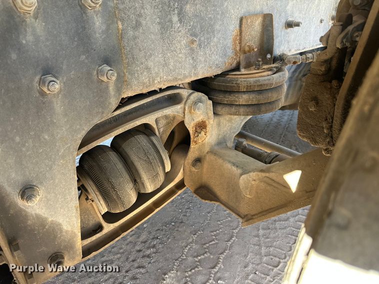 image for item DW4343 2006 International 5500i ready mix truck