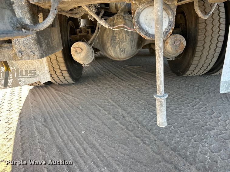 image for item DW4343 2006 International 5500i ready mix truck