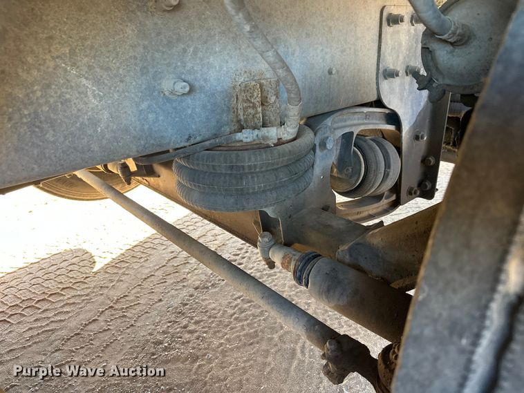 image for item DW4343 2006 International 5500i ready mix truck