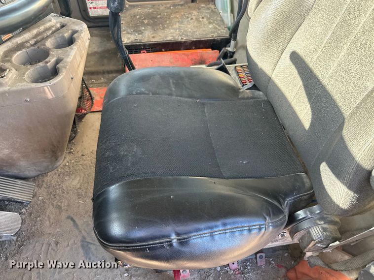 image for item DW4343 2006 International 5500i ready mix truck