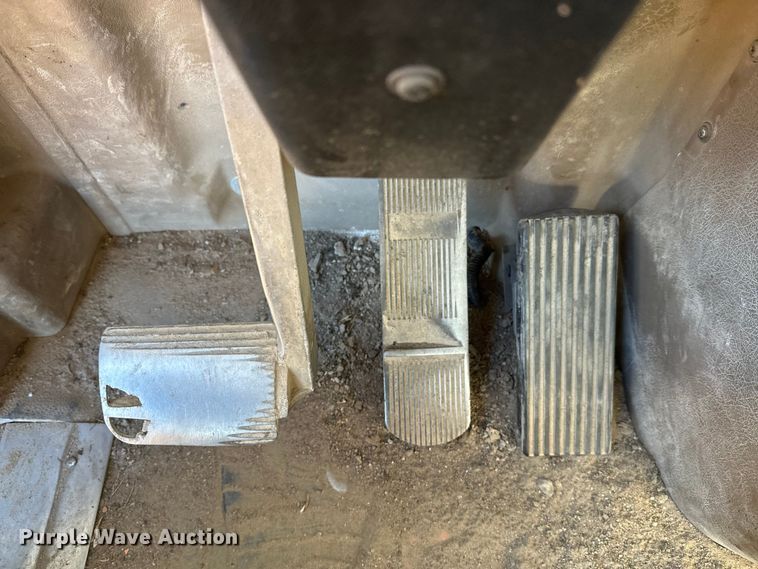 image for item DW4343 2006 International 5500i ready mix truck