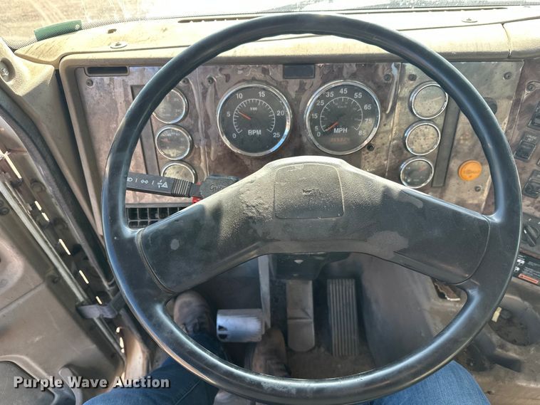 image for item DW4343 2006 International 5500i ready mix truck