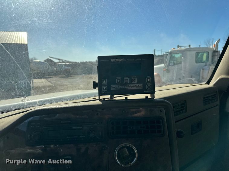 image for item DW4343 2006 International 5500i ready mix truck