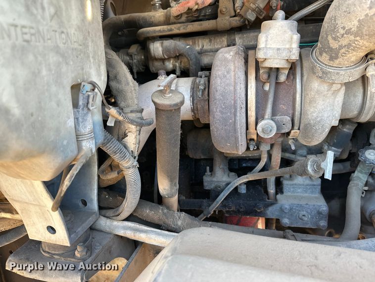 image for item DW4343 2006 International 5500i ready mix truck