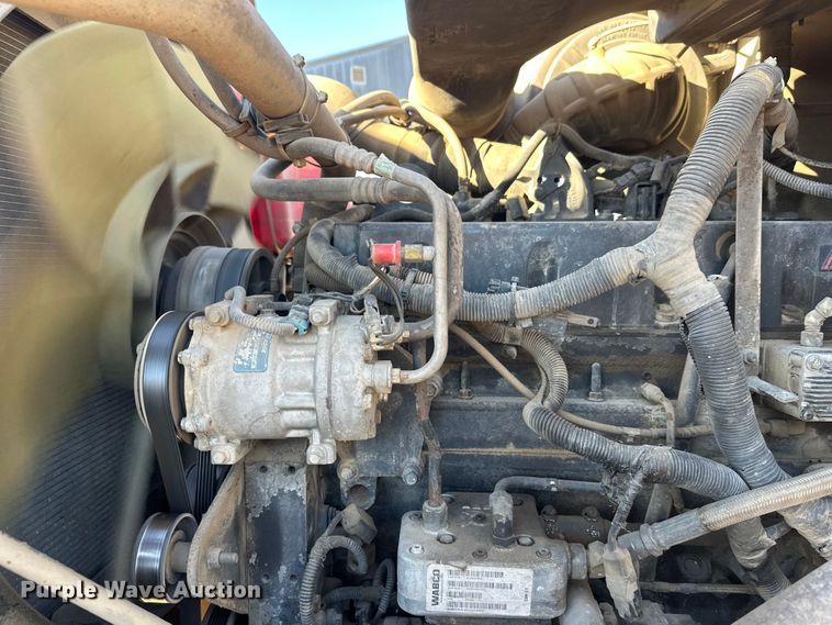 image for item DW4343 2006 International 5500i ready mix truck