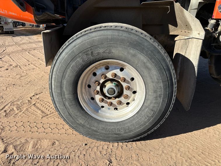 image for item DW4343 2006 International 5500i ready mix truck