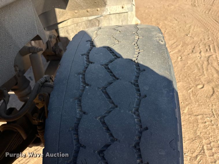 image for item DW4343 2006 International 5500i ready mix truck