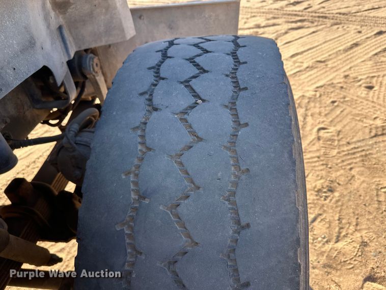 image for item DW4343 2006 International 5500i ready mix truck