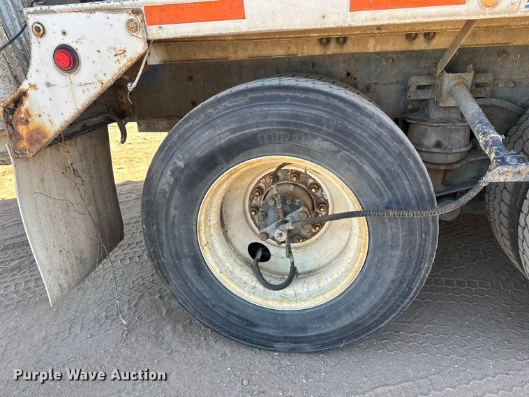 image for item DW4343 2006 International 5500i ready mix truck