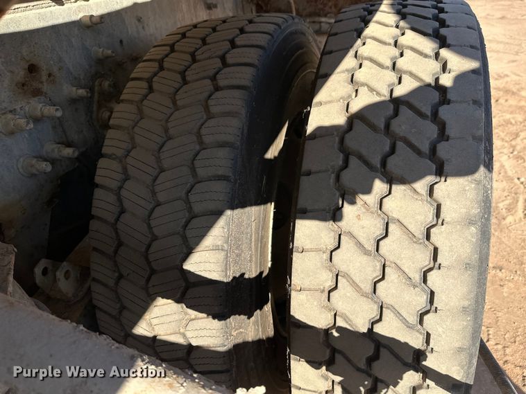 image for item DW4343 2006 International 5500i ready mix truck