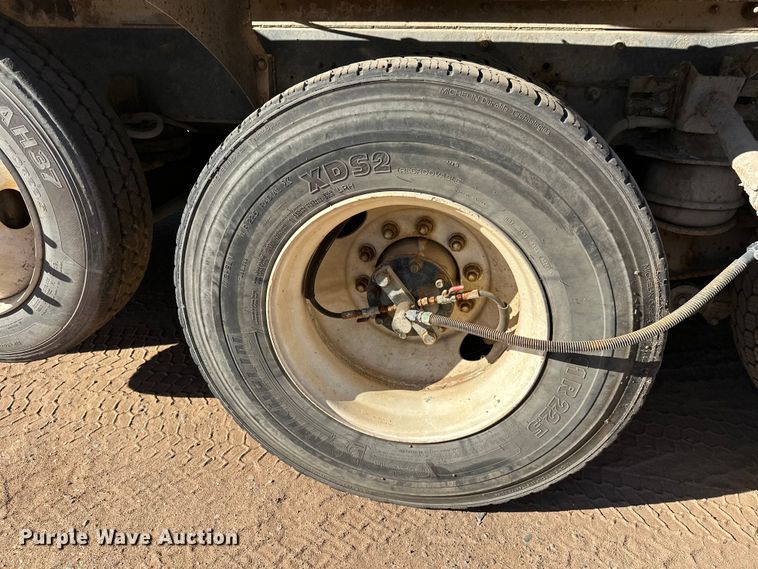 image for item DW4343 2006 International 5500i ready mix truck