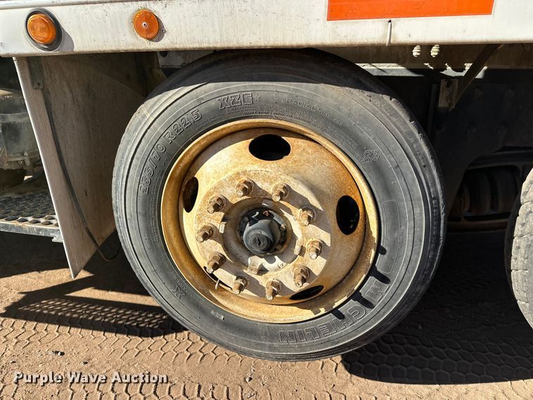 image for item DW4343 2006 International 5500i ready mix truck