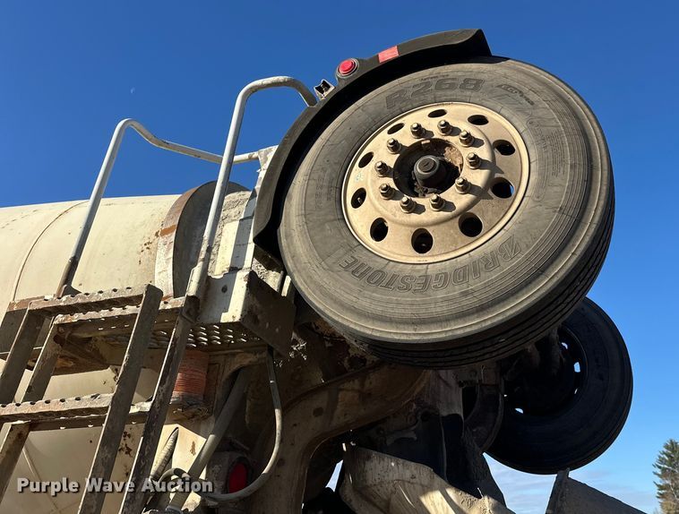 image for item DW4348 2006 Kenworth W900 ready mix truck