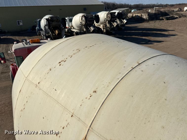 image for item DW4348 2006 Kenworth W900 ready mix truck