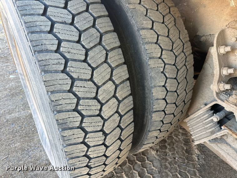 image for item DW4348 2006 Kenworth W900 ready mix truck