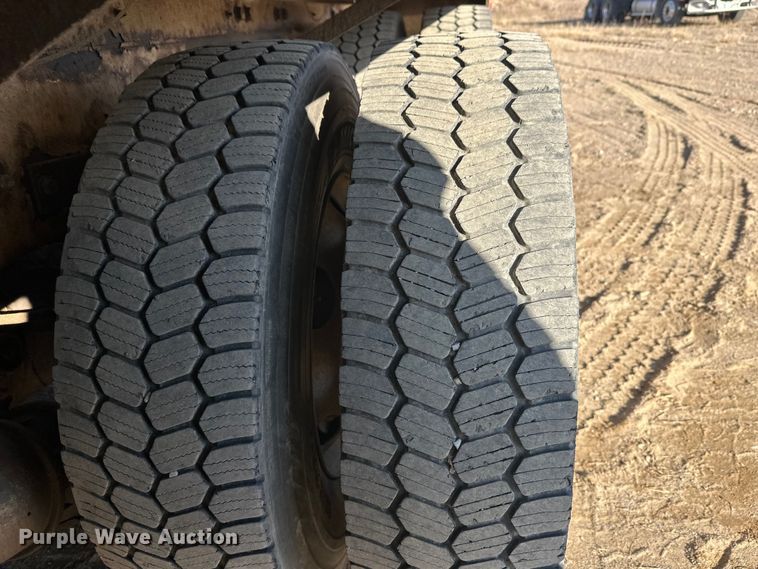 image for item DW4348 2006 Kenworth W900 ready mix truck