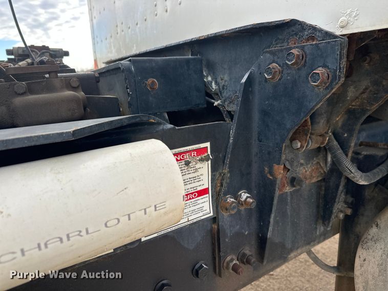 image for item DW4350 2001 International 5500i ready mix truck