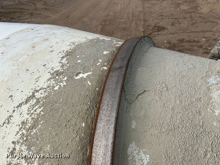 image for item DW4350 2001 International 5500i ready mix truck