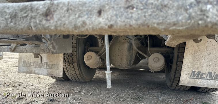 image for item DW4350 2001 International 5500i ready mix truck