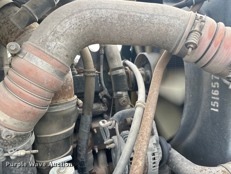 image for item DW4350 2001 International 5500i ready mix truck