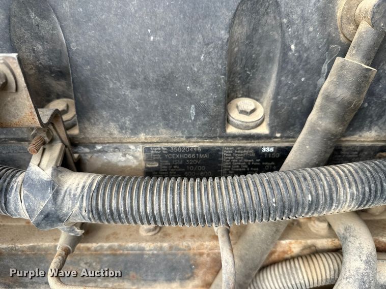 image for item DW4350 2001 International 5500i ready mix truck