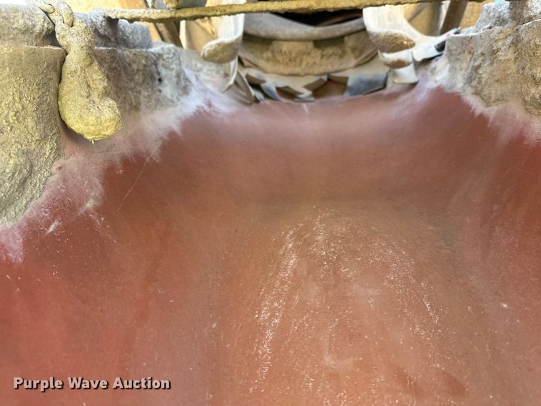 image for item DW4351 2002 International 5500i ready mix truck