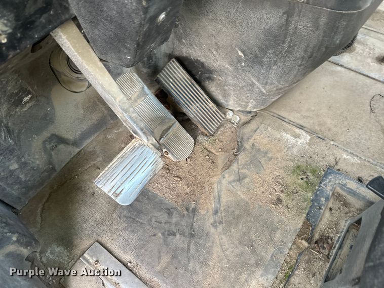 image for item DW4351 2002 International 5500i ready mix truck