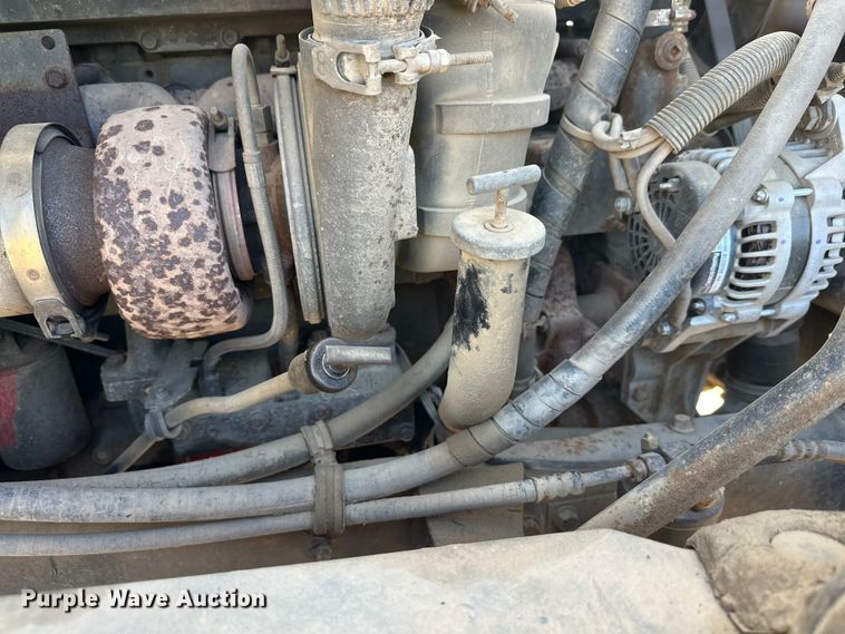 image for item DW4351 2002 International 5500i ready mix truck