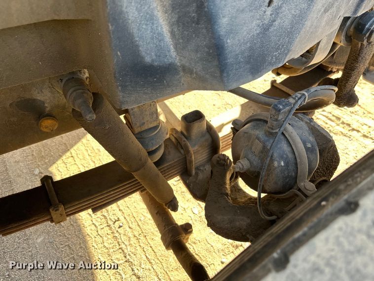 image for item DW4351 2002 International 5500i ready mix truck