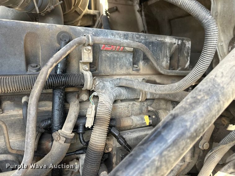 image for item DW4351 2002 International 5500i ready mix truck