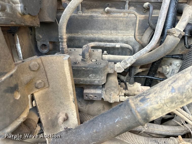 image for item DW4351 2002 International 5500i ready mix truck