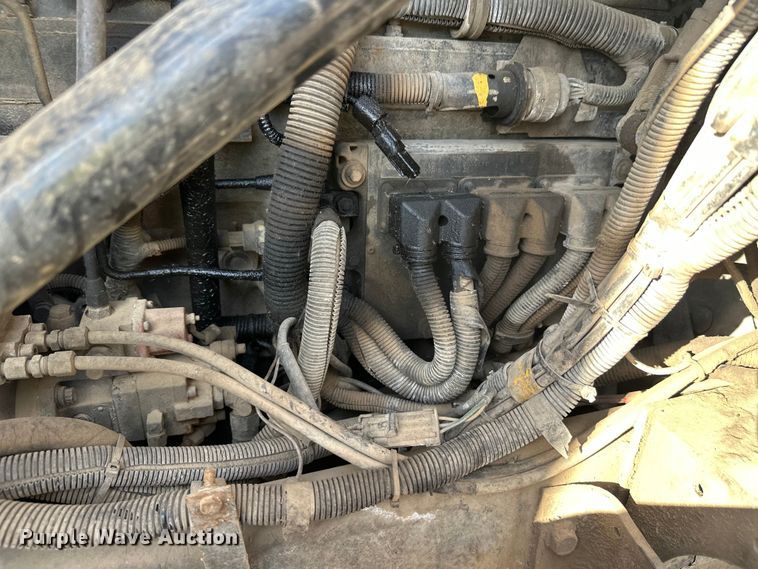 image for item DW4351 2002 International 5500i ready mix truck