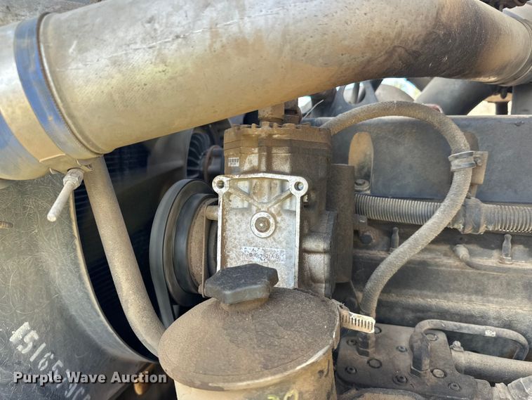 image for item DW4351 2002 International 5500i ready mix truck